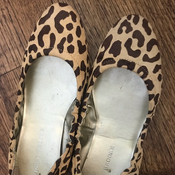 comfortable leopard flats